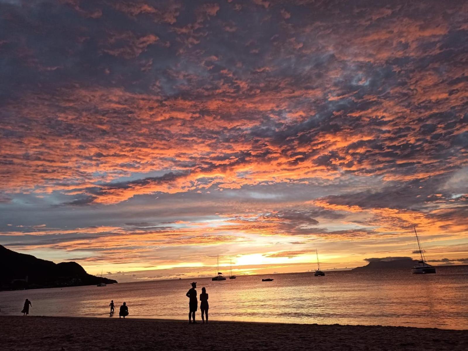 Summer Sand Holiday Apartments Beau Vallon  Exteriör bild