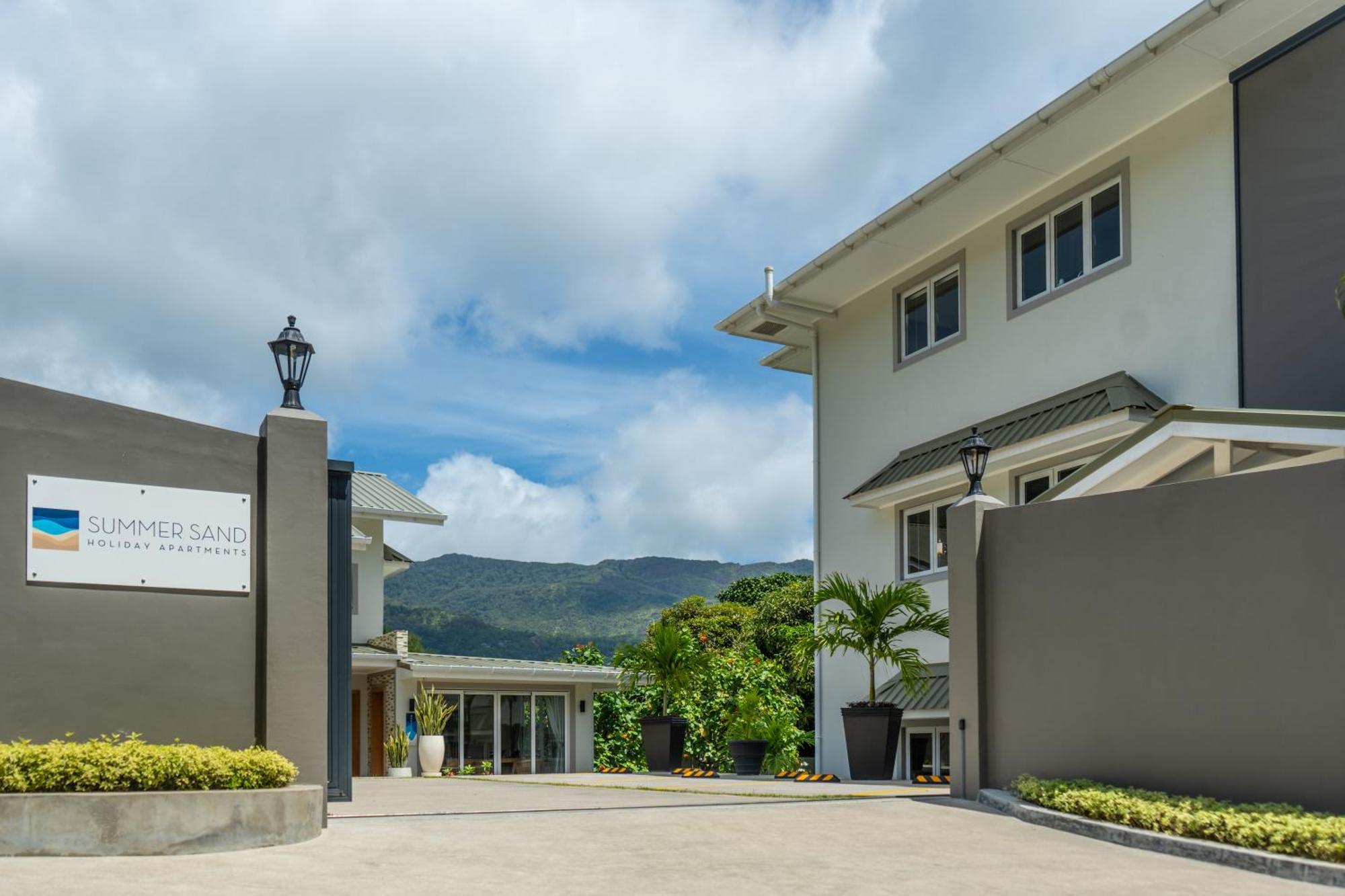 Summer Sand Holiday Apartments Beau Vallon  Exteriör bild